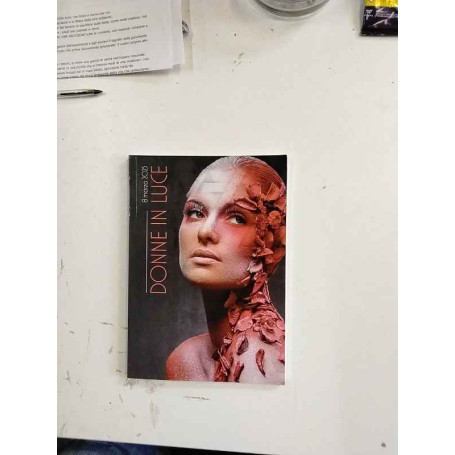 Donne in luce. Mostra collettiva di artisti contemporanei